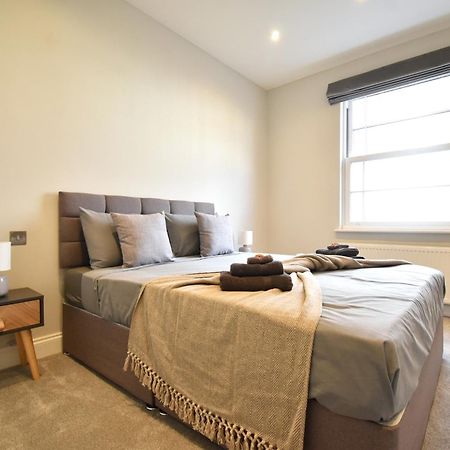 Stunning 2 Bed Apartment London Eksteriør billede